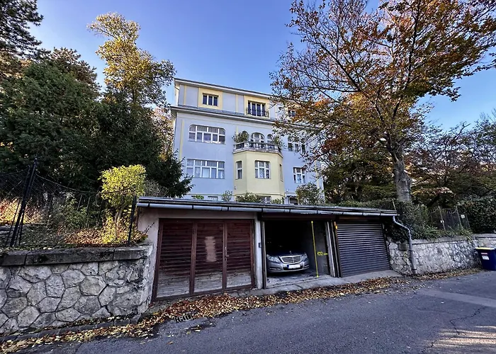 Hillside Luxury Residence Budapest With Free Garage